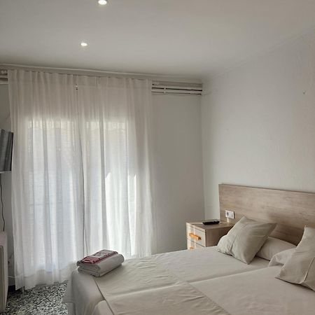 Hostal La Tina El Port De La Selva Екстер'єр фото