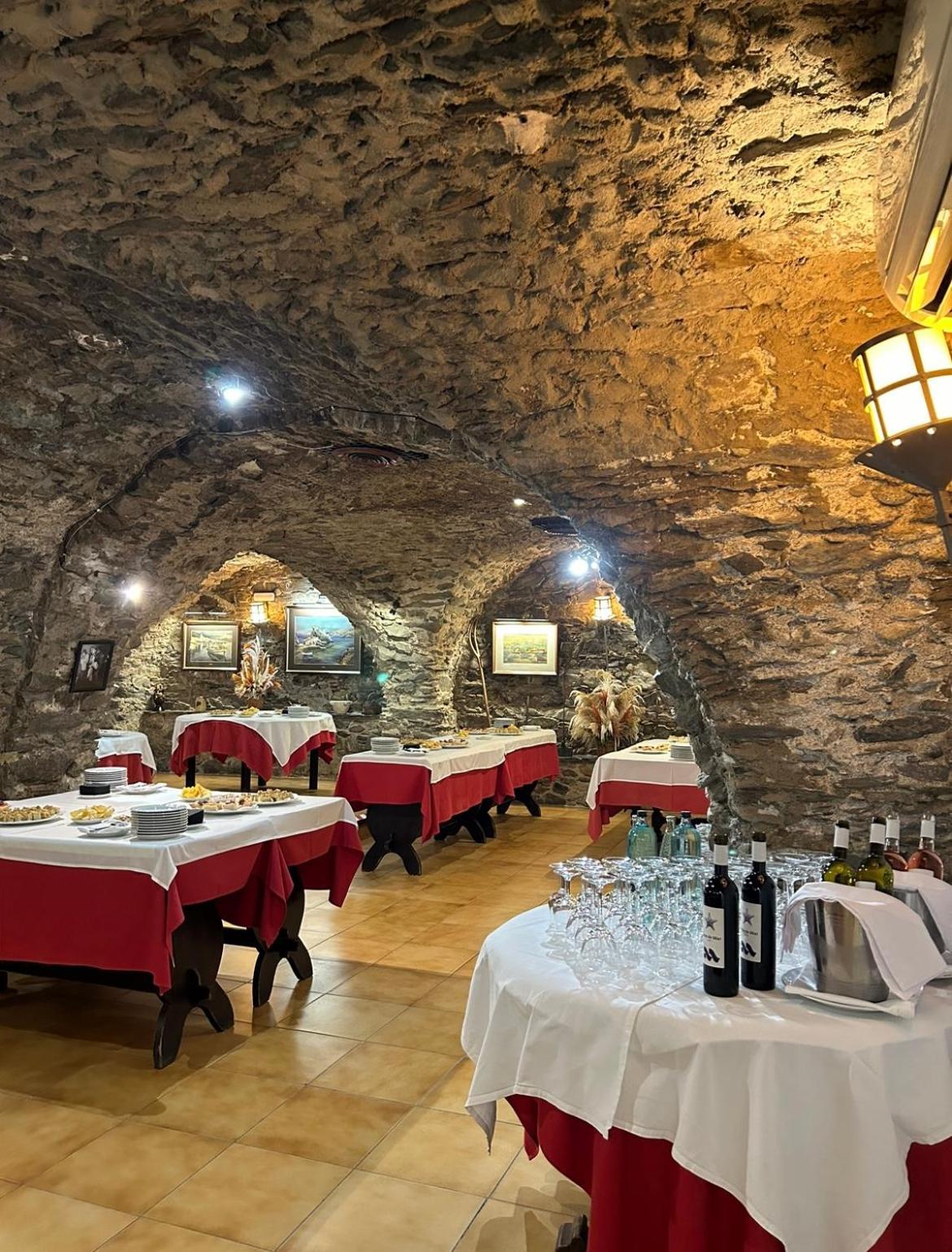 Hostal La Tina El Port De La Selva Екстер'єр фото
